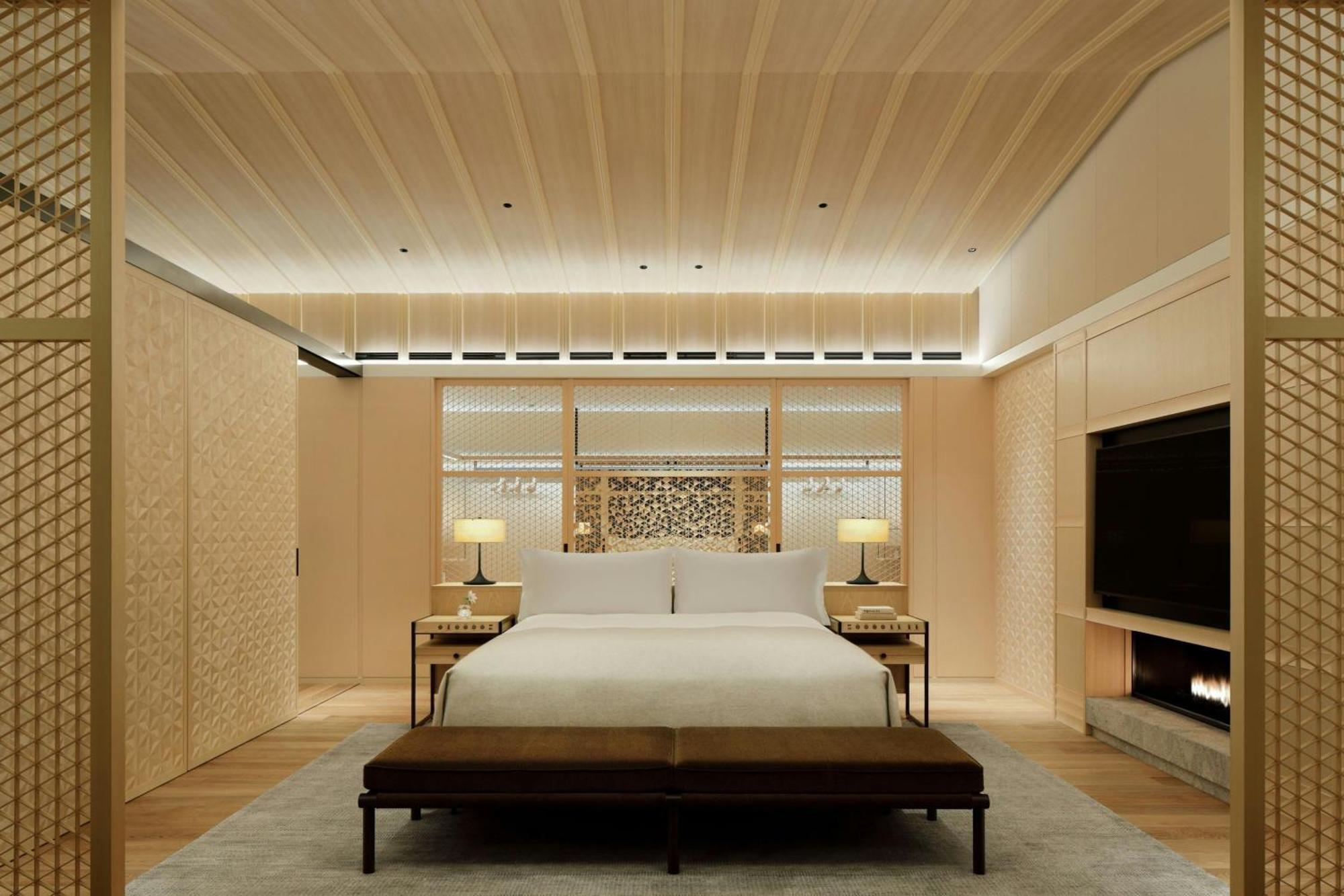 The Ritz-carlton, โรงแรม 5*