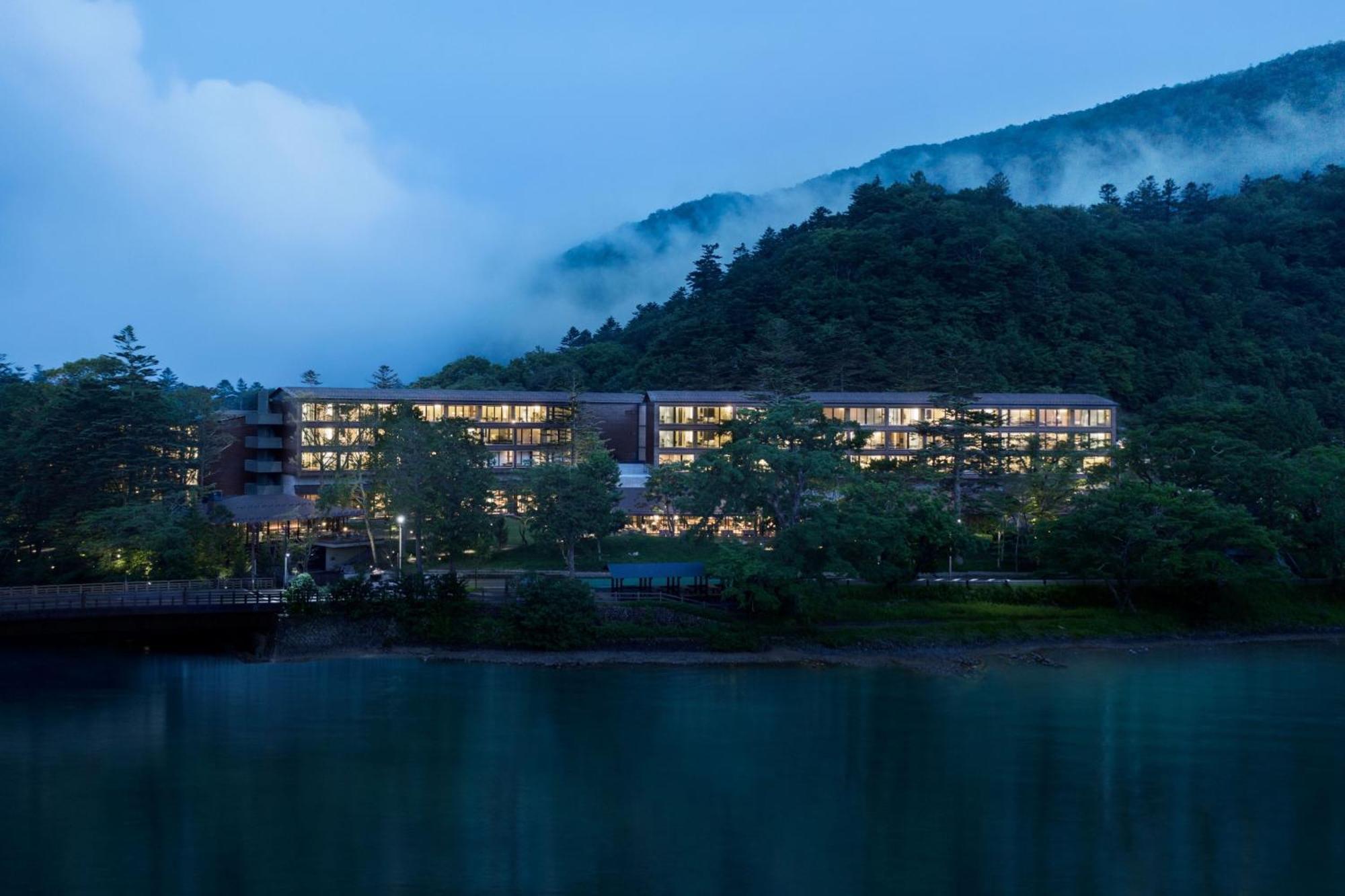 The Ritz-carlton, 酒店 5*