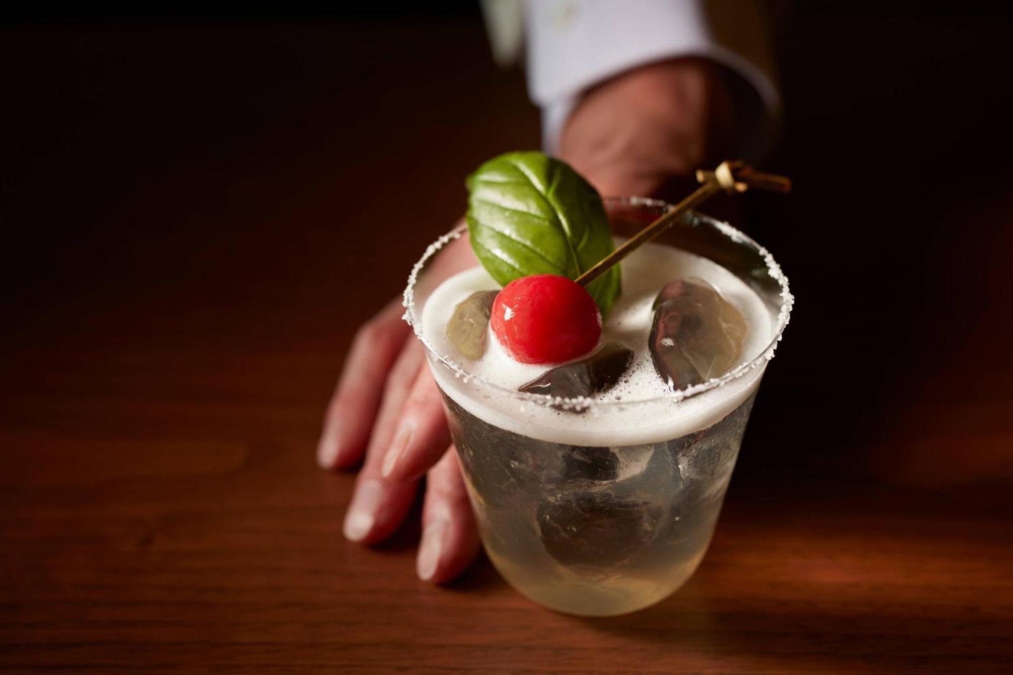 The Ritz-carlton, 酒店